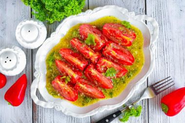 Помидоры с чесноком и перцем