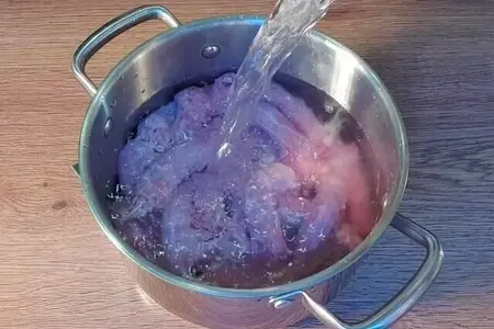 Фото: Cуп из куриных шеек с рисом: шаг 2