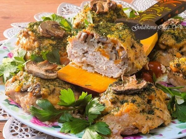 Мясные пенечки с грибами под соусом