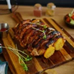 Свинина с картофелем и беконом на шпажках, запеченная в духовке