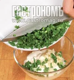 Салат из редиса, огурца и яйца