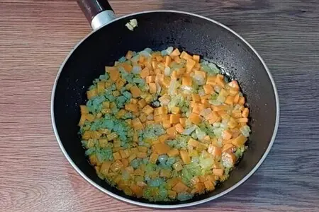 Фото: Мясные пенечки с грибами под соусом: шаг 3