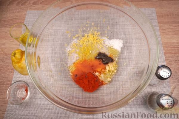 Куриные бёдрышки, запечённые с картошкой и маслинами