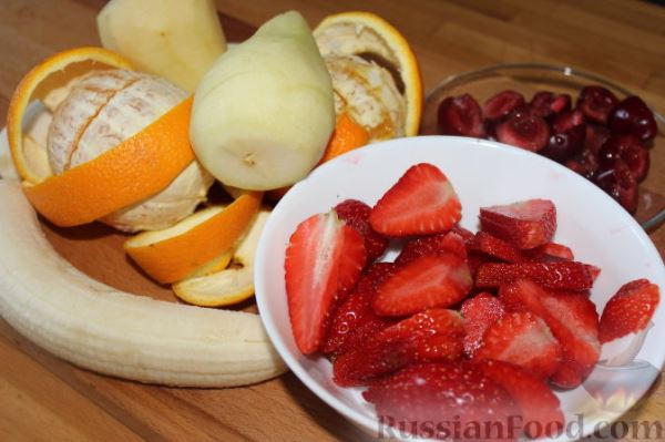 Салат с клубникой «Фруктовый праздник»