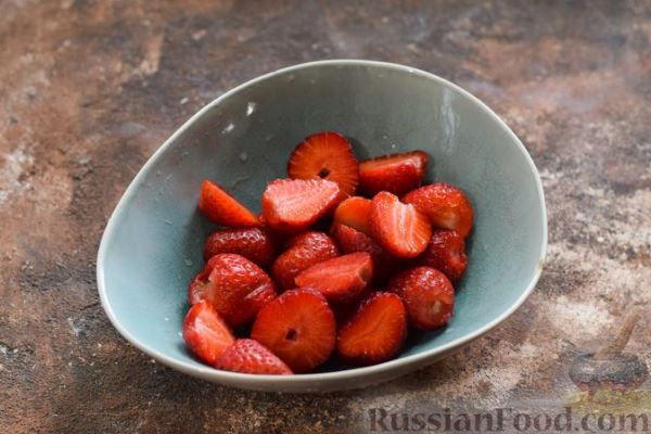 Смузи с клубникой и сливочным сыром
