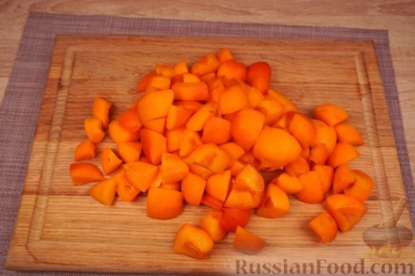 Компот из абрикосов с мятой и лимоном